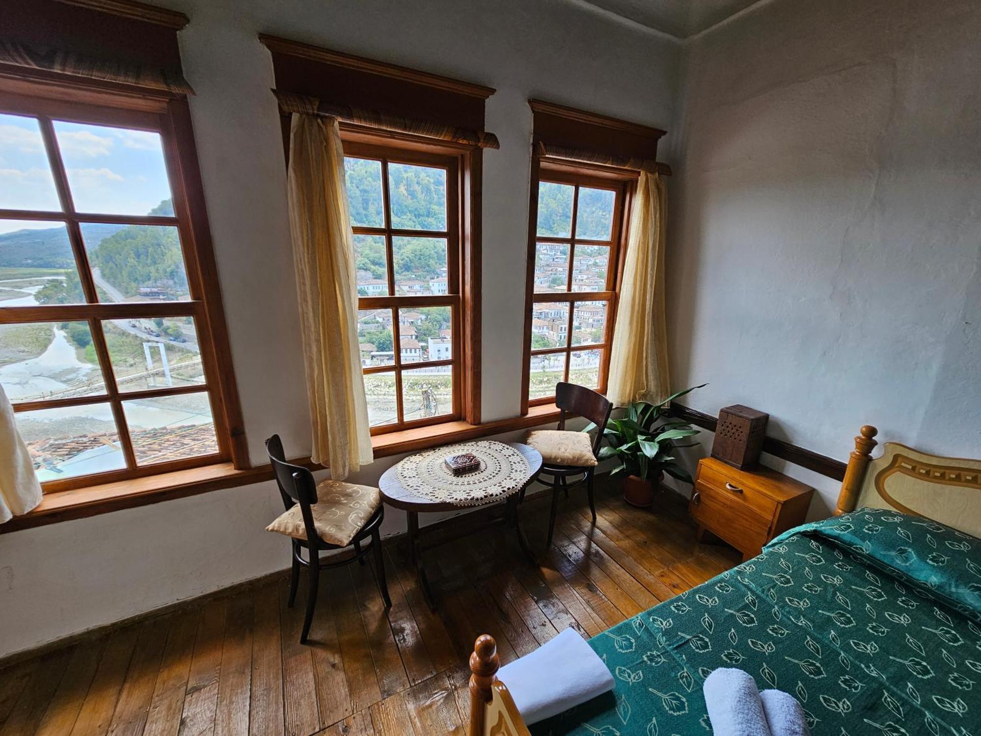 Guest House Panorama ベラト エクステリア 写真
